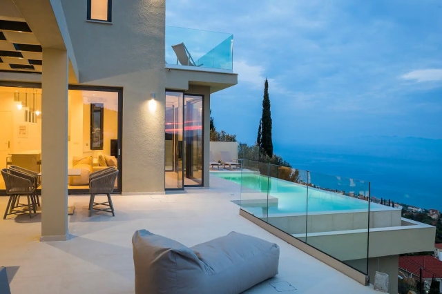 Νέα Τουριστική Επιπλωμένη Κατοικία Με Πισίνα (Villa Amaaze)