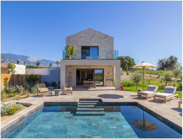 Τρεις Νέες Τουριστικές Επιπλωμένες Κατοικίες Με Πισίνες 