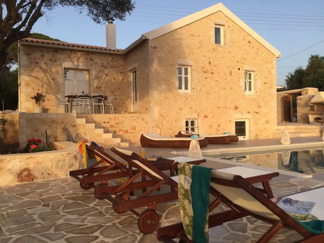 Αποκατάσταση Υφιστάμενου Ισογείου Κτίσματος Με Κατώι Και Προσθήκη Κατ’ Επέκταση & Κατασκευή Πισίνας