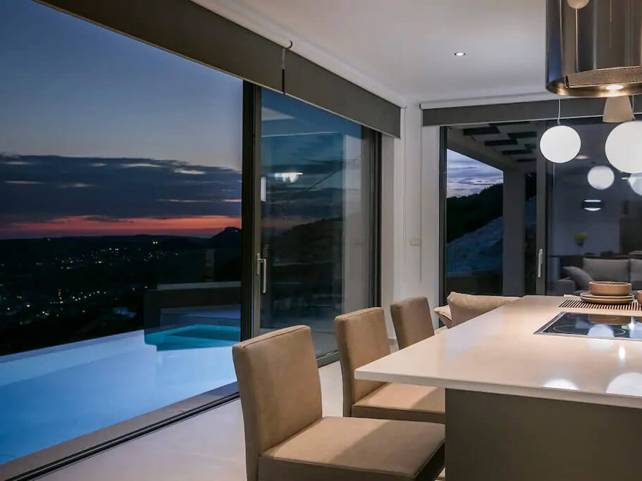 New Touristic Furnished Residence With Pool (Villa FabView)